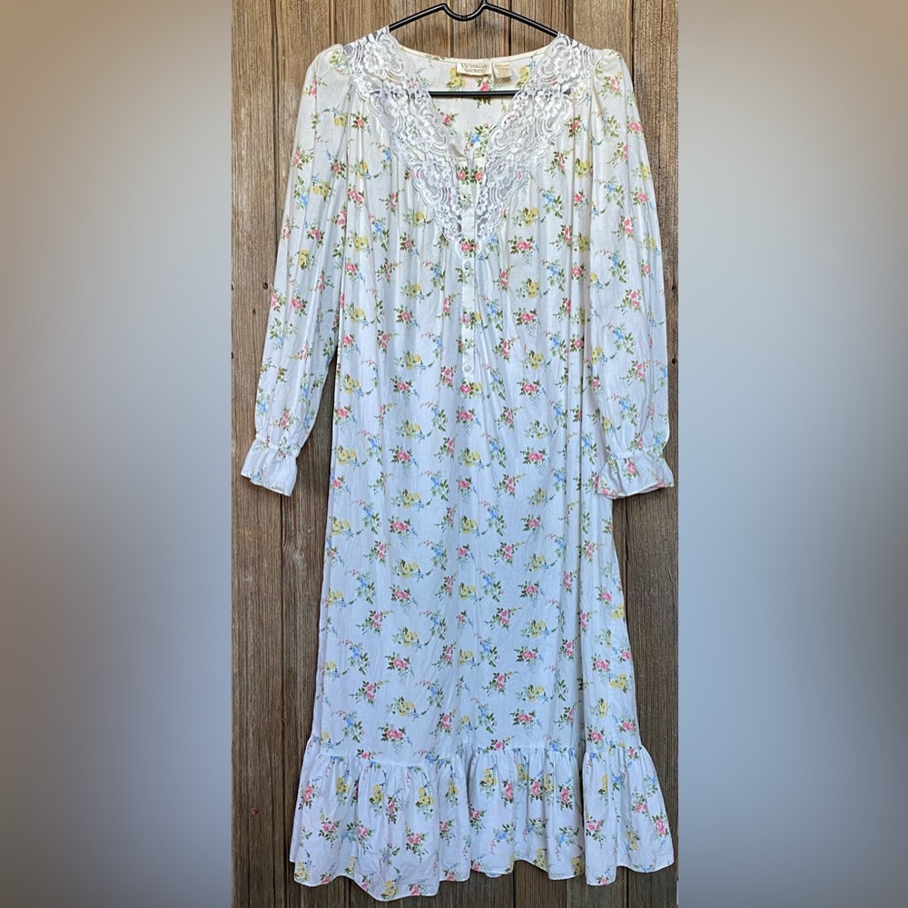 Victorias Secret Vintage CottageCore Full Length Night Dress